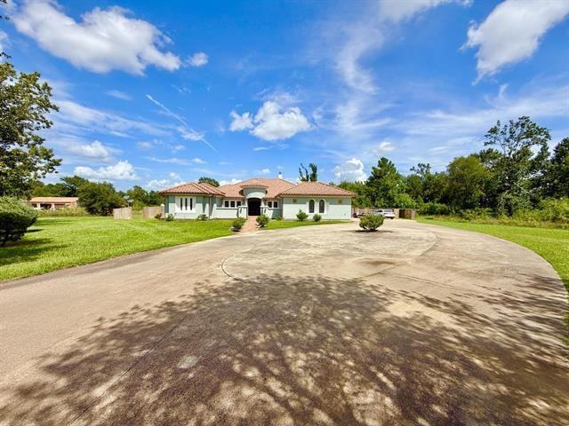 12410 Keith Rd - Photo 2 of 46