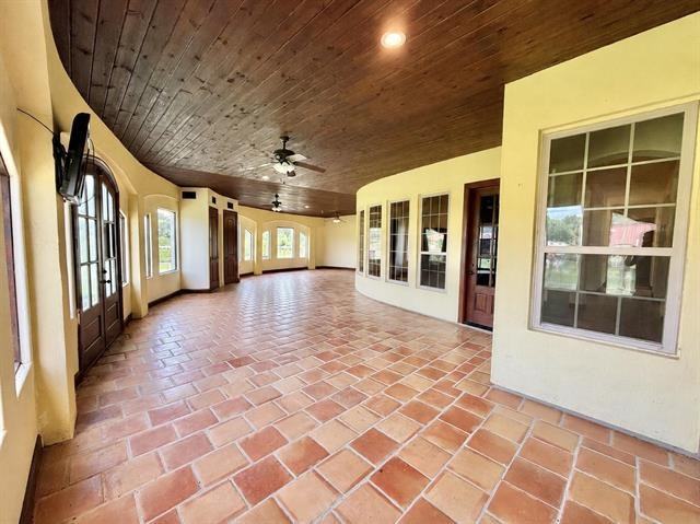 12410 Keith Rd - Photo 4 of 46