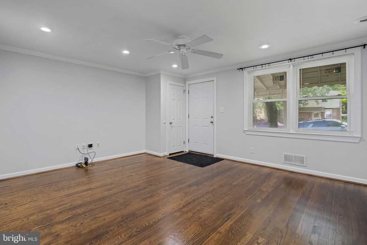 2802 Topaz Rd - Photo 4 of 26