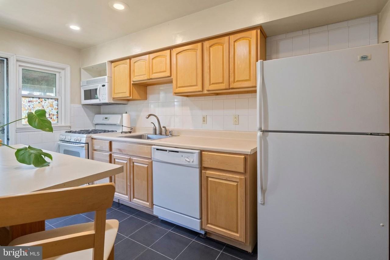 2802 Topaz Rd - Photo 7 of 26