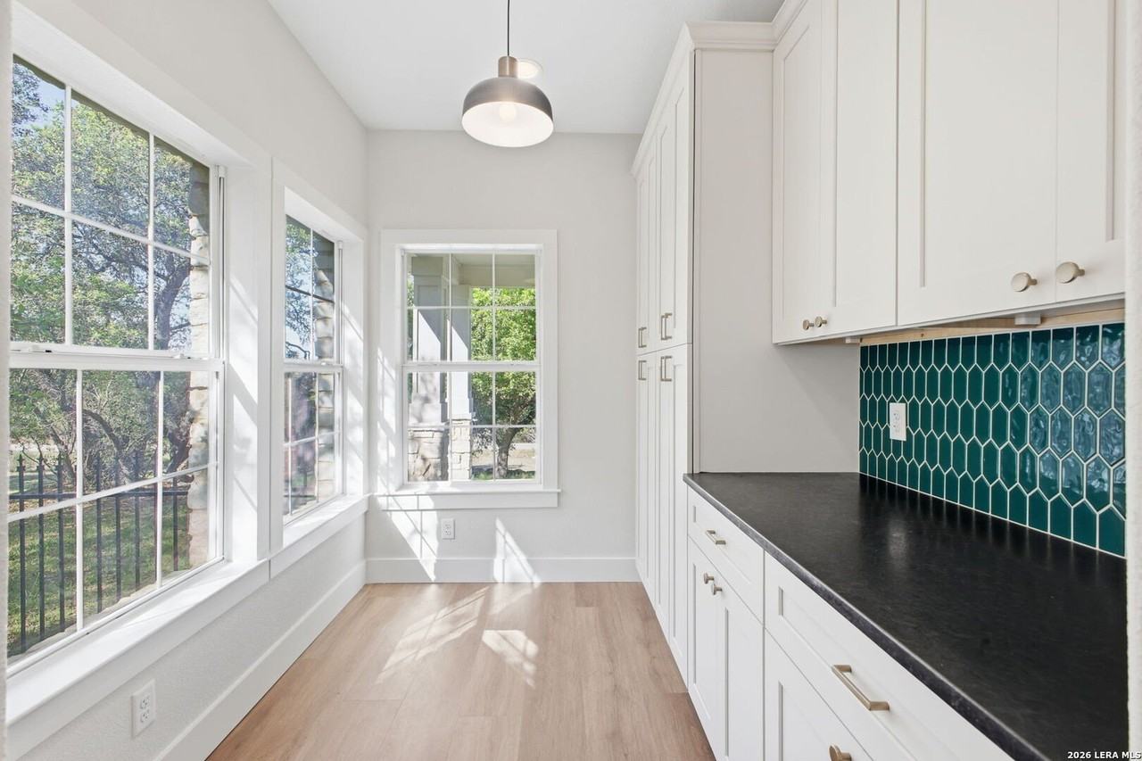 3011 River Way - Photo 5 of 30