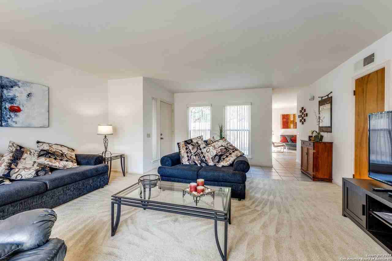 11642 Open Meadow St - Photo 3 of 25