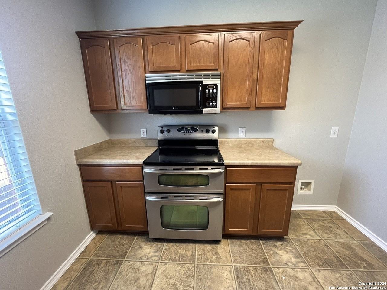 5302 Lowry Peterson - Photo 5 of 17