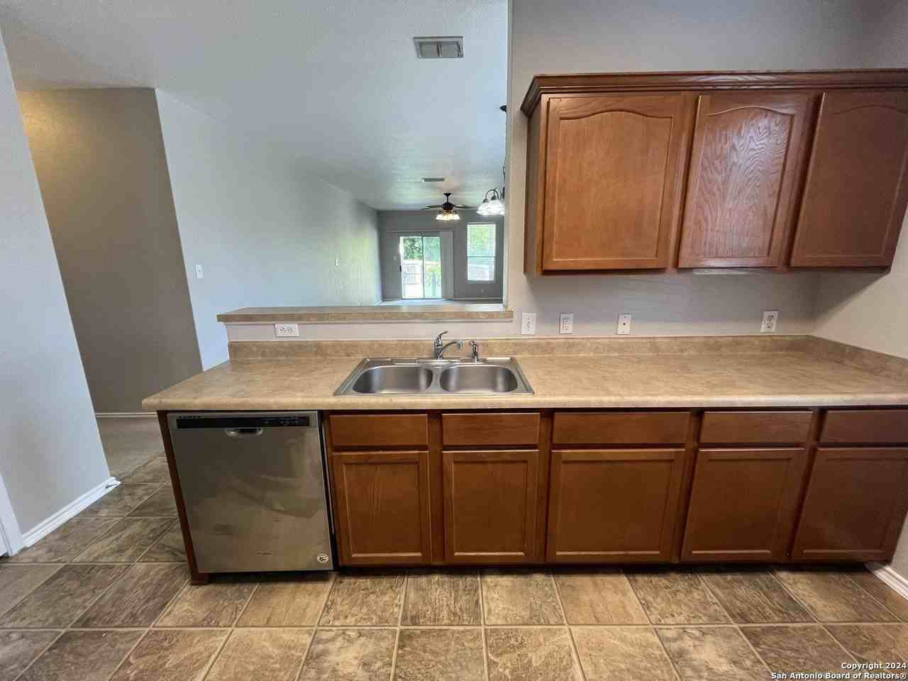 5302 Lowry Peterson - Photo 6 of 17