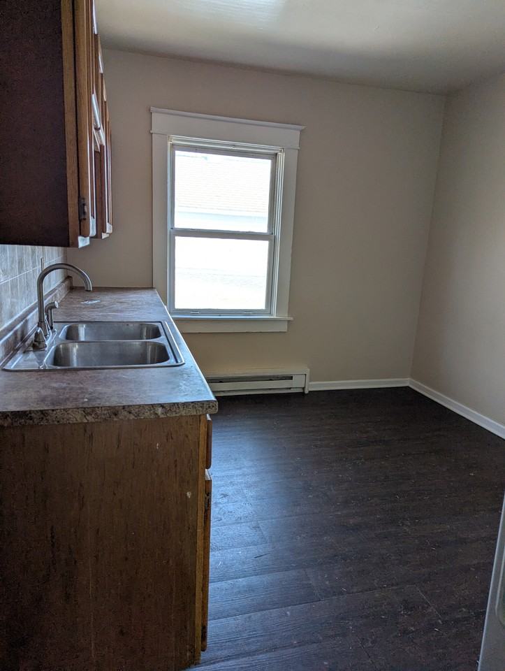 473 Crescent StreetApt 2 #2 - Photo 6 of 8