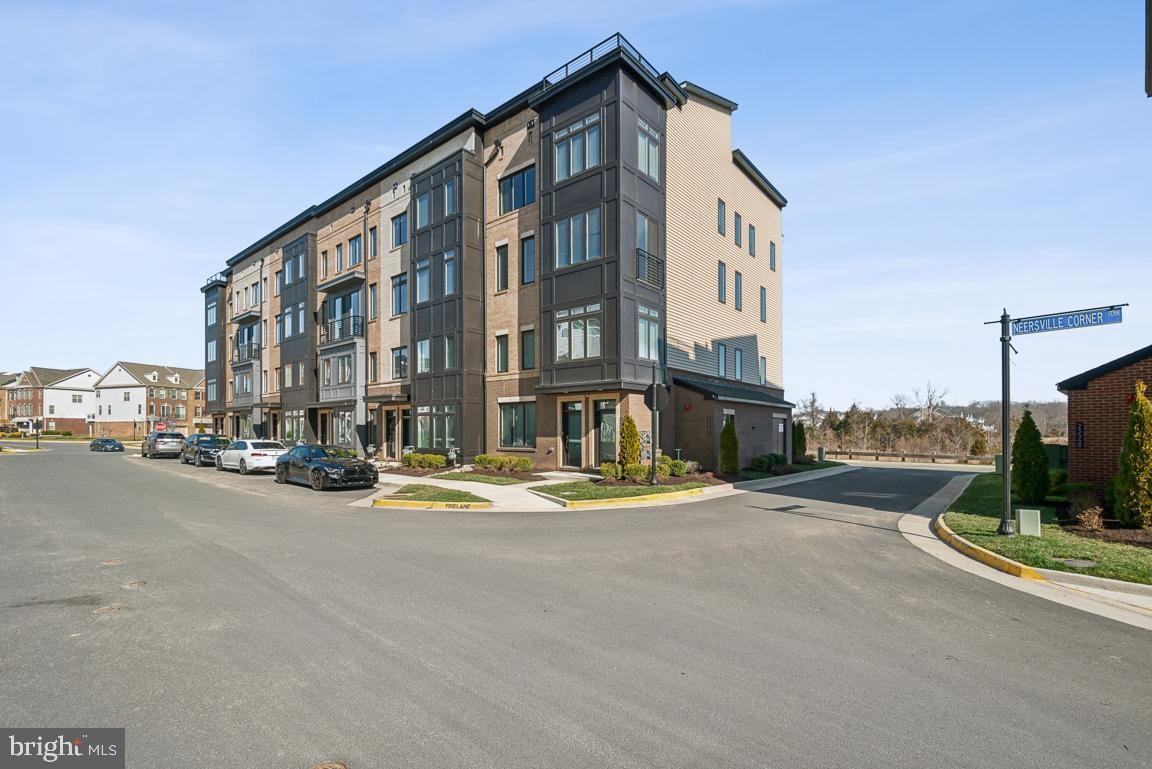 23540 Neersville Corner Ter - Photo 2 of 40