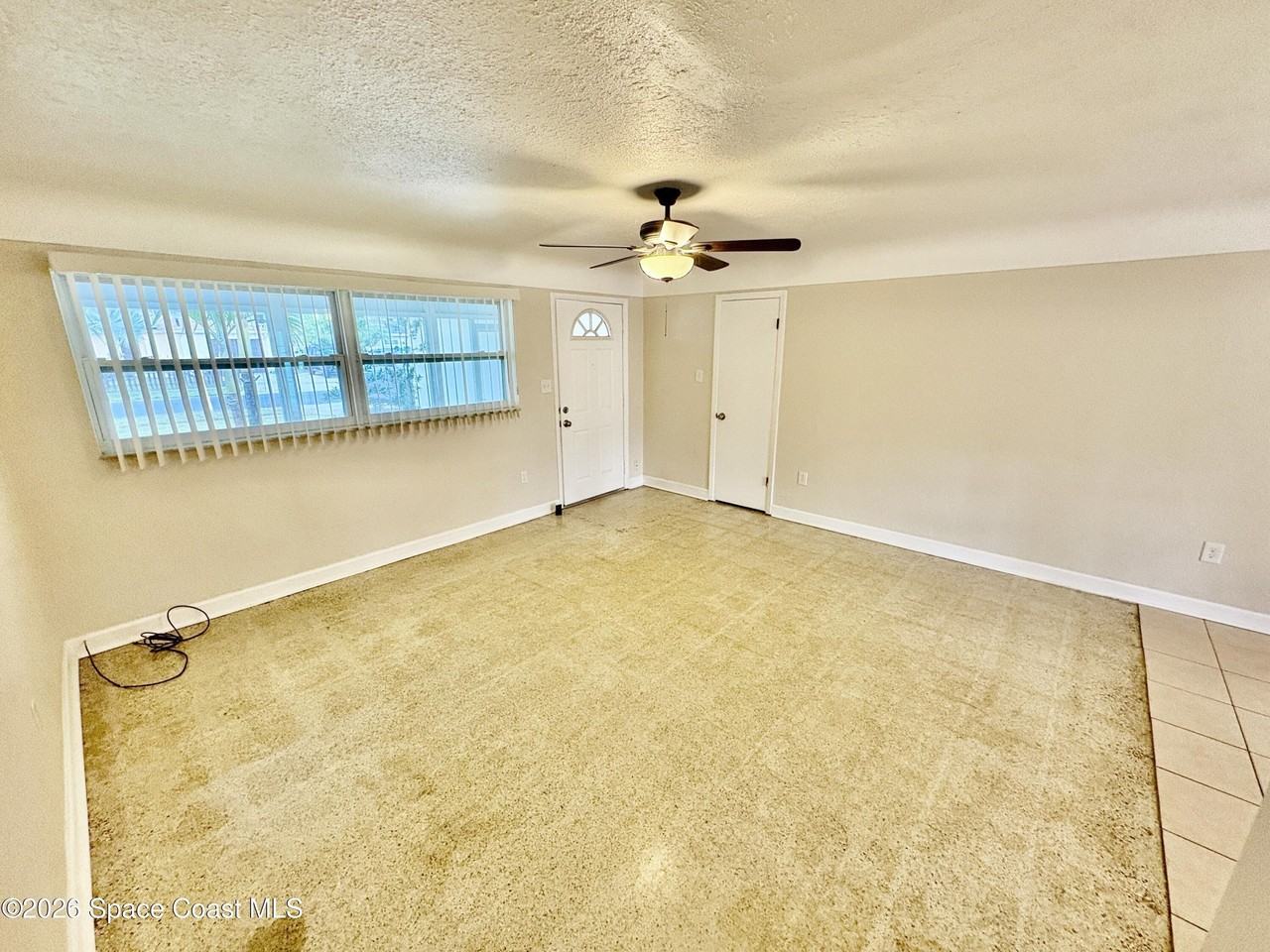 810 1st St - Photo 5 of 20