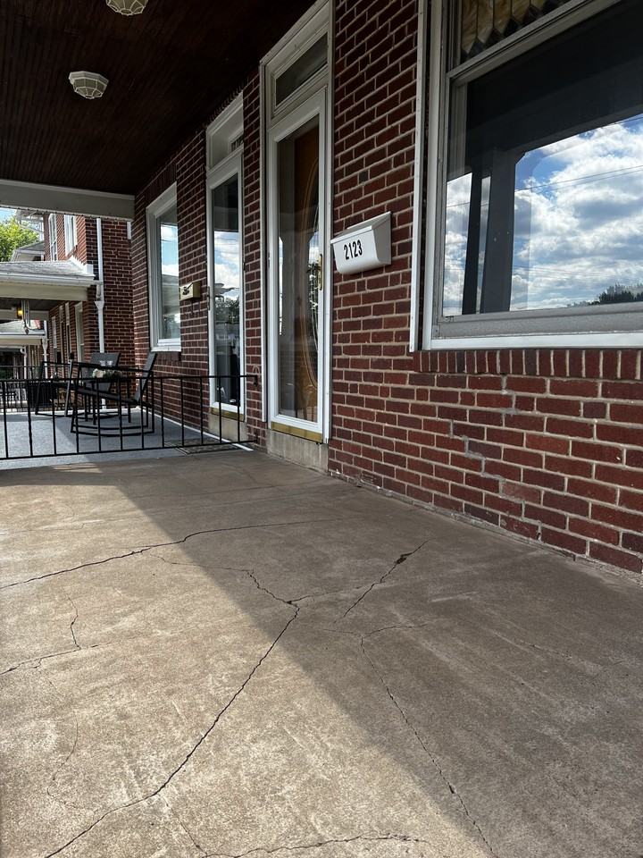 2123 Fairview St #1 - Photo 2 of 22