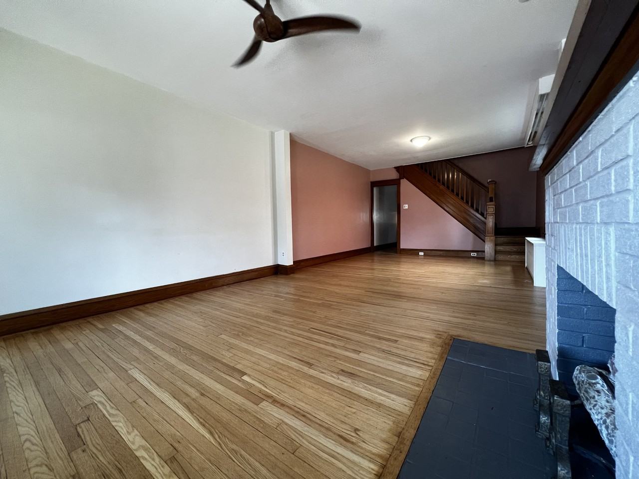 2123 Fairview St #1 - Photo 4 of 22