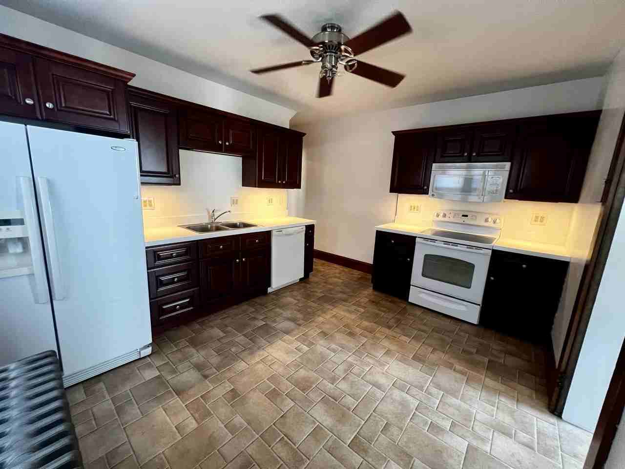 2123 Fairview St #1 - Photo 6 of 22