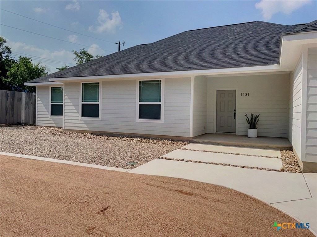 1131 Yaupon Dr - Photo 3 of 37