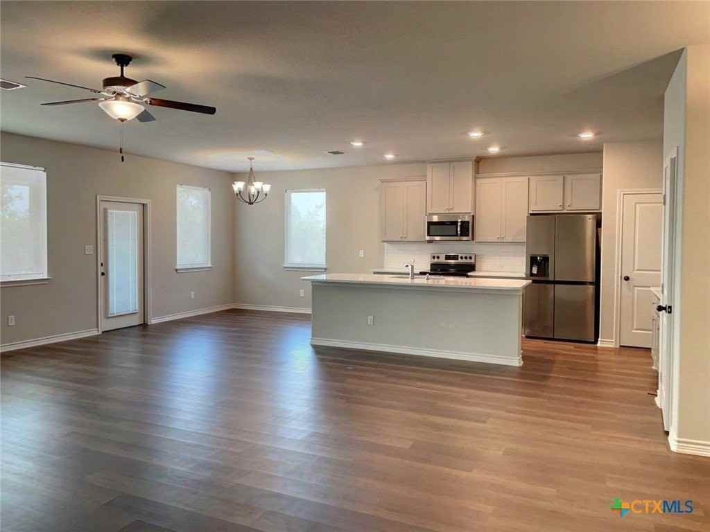 1131 Yaupon Dr - Photo 6 of 37