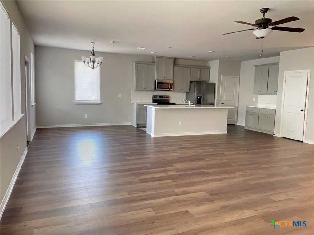 1131 Yaupon Dr - Photo 7 of 37