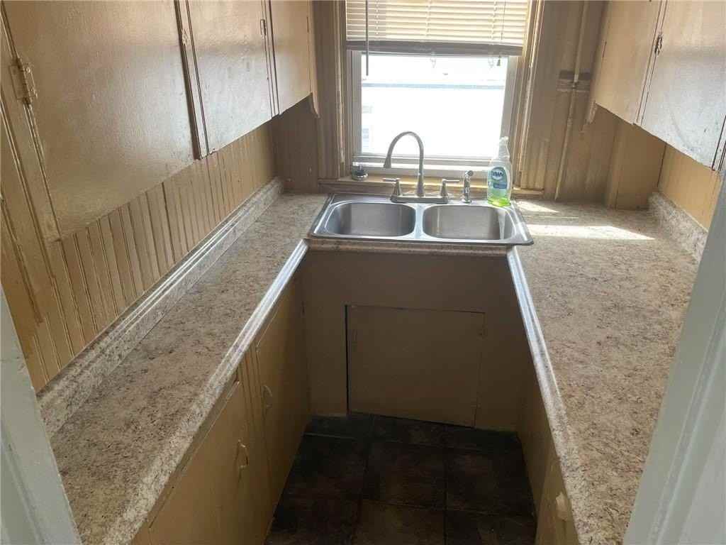 1172 N Main St - Photo 3 of 8
