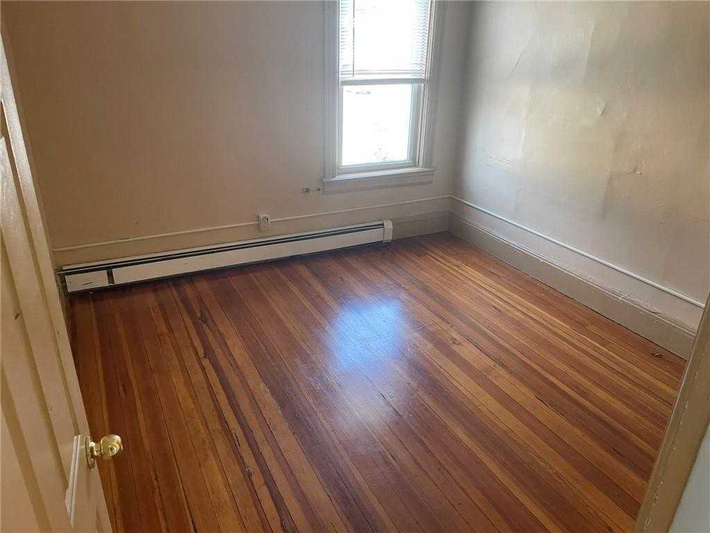 1172 N Main St - Photo 6 of 8