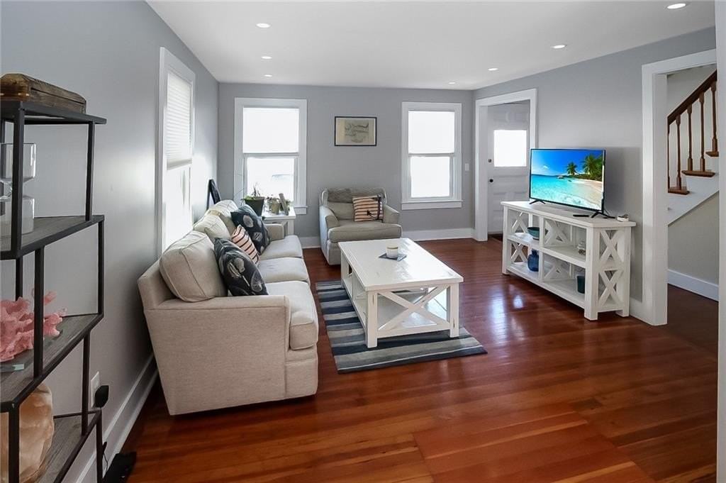 1 Conrad Ct - Photo 3 of 20
