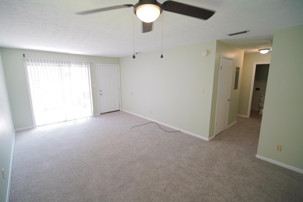 2304 Hartsfield Ct #B - Photo 4 of 24