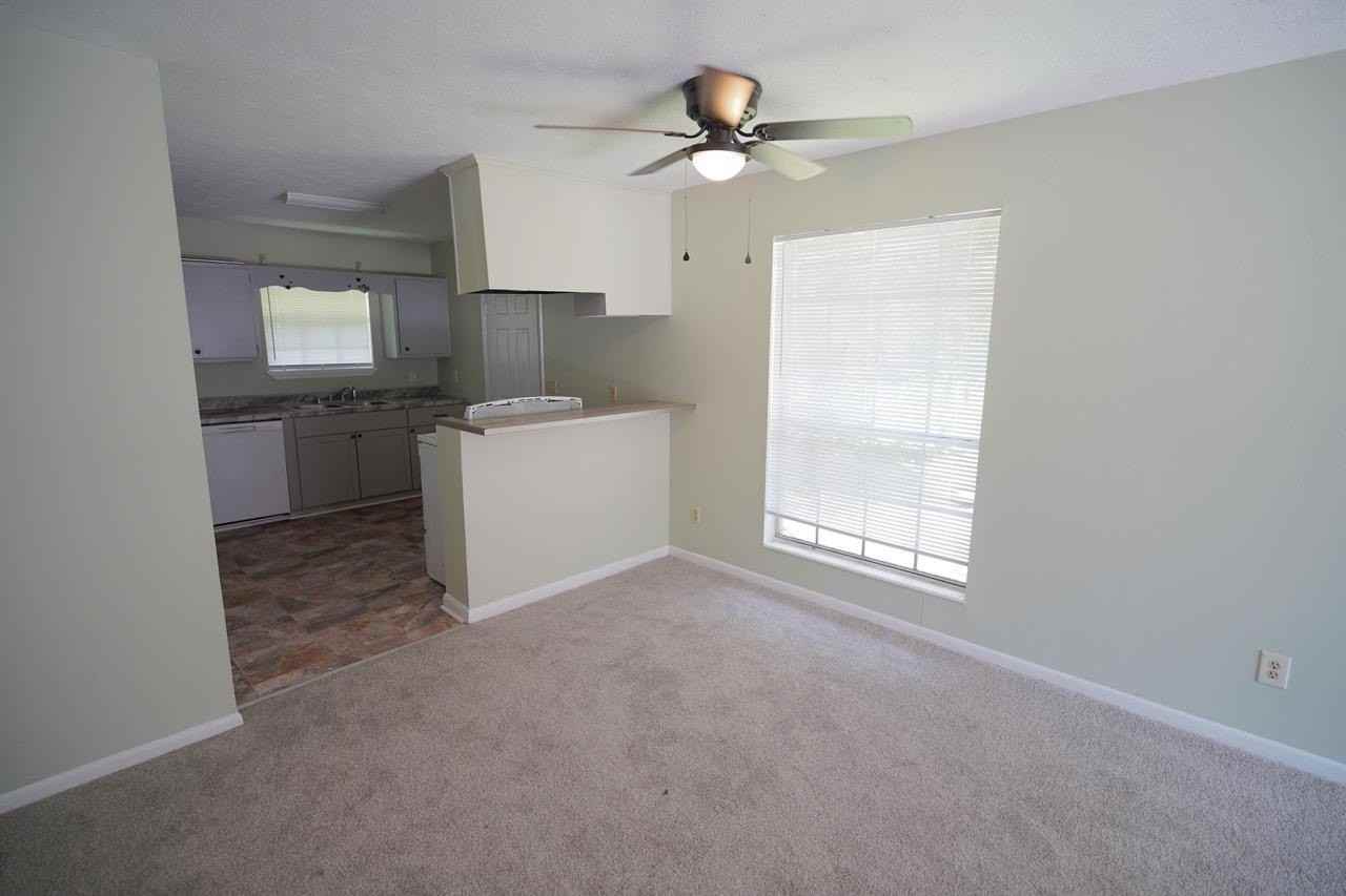 2304 Hartsfield Ct #B - Photo 5 of 24