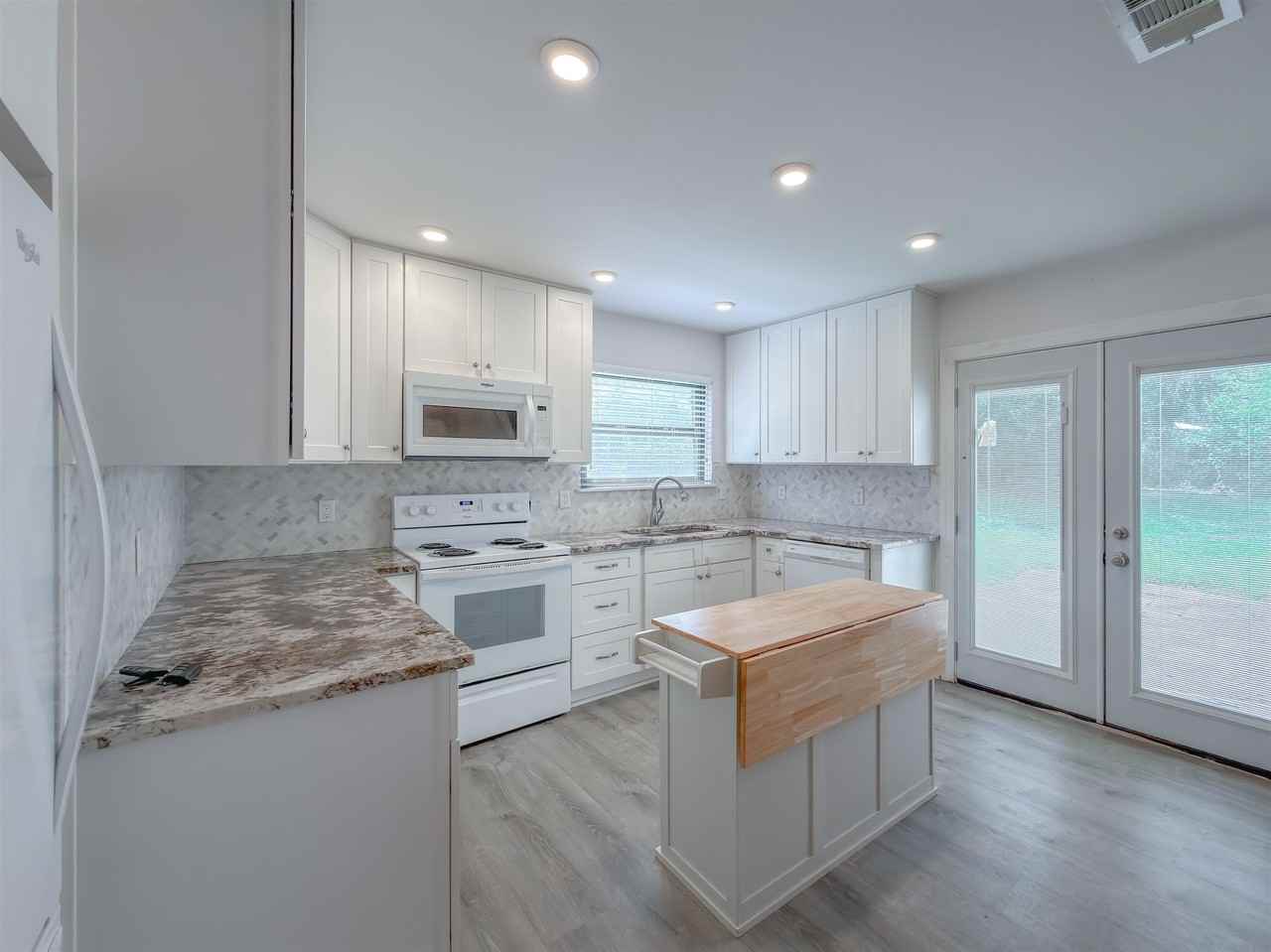 3200 Langley Cir - Photo 7 of 22