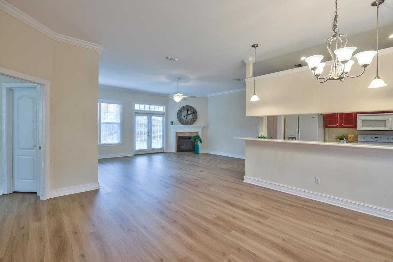 1661 Harbor Club Dr - Photo 5 of 32
