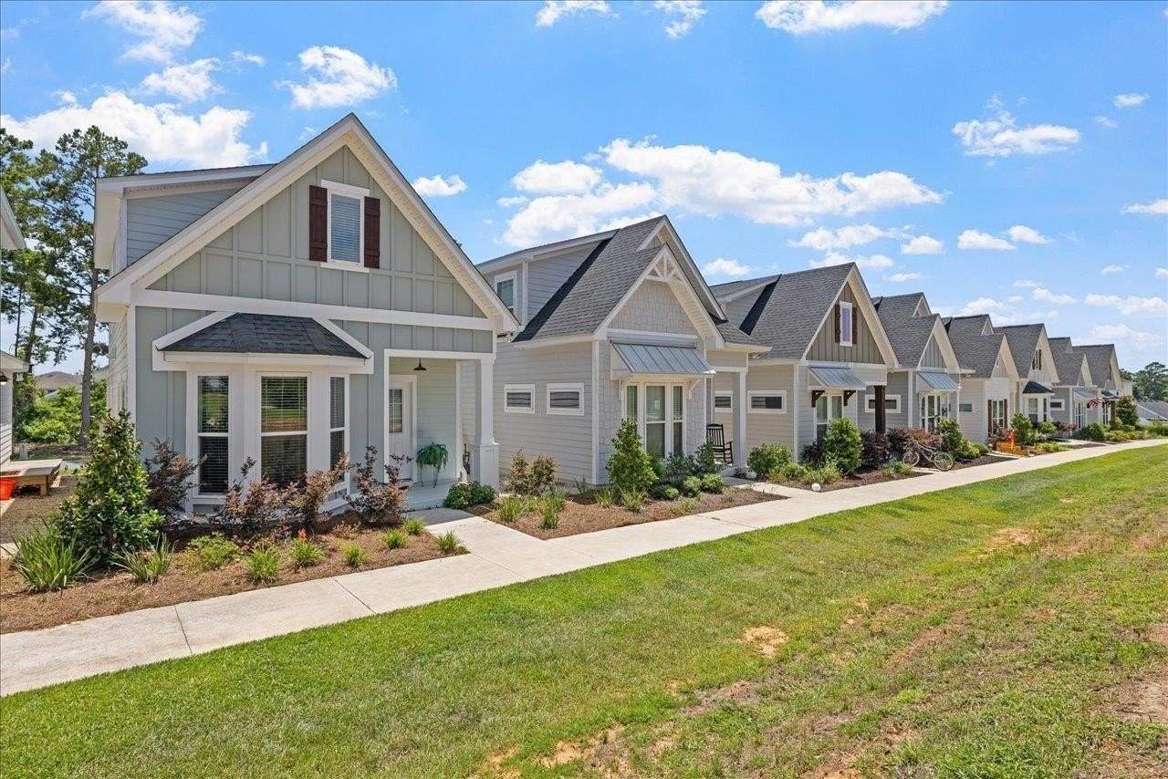 2844 Blue Blossom Trl - Photo 2 of 36