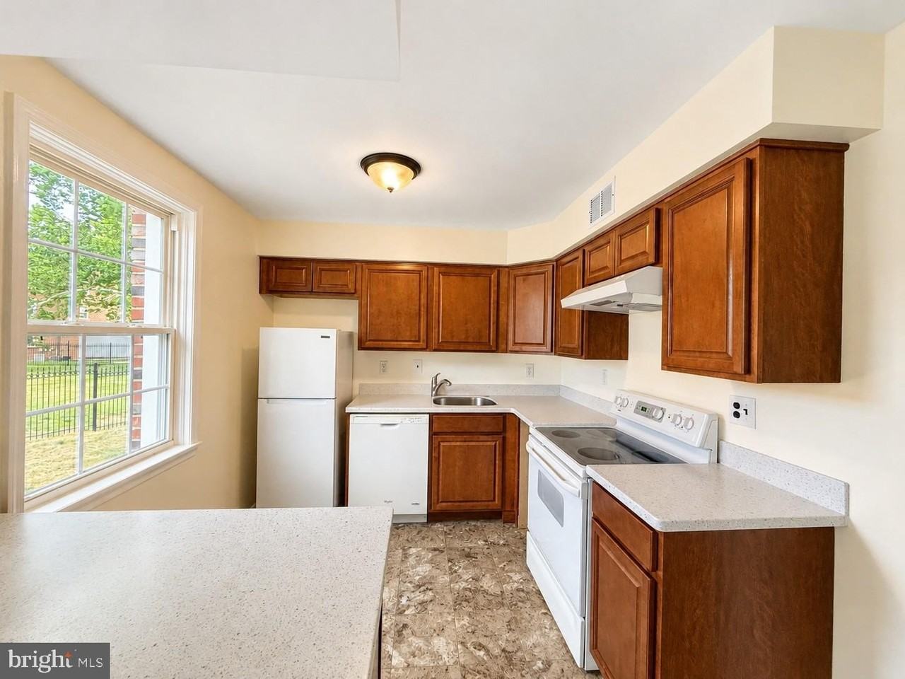 3823 W St Se #201 - Photo 2 of 12