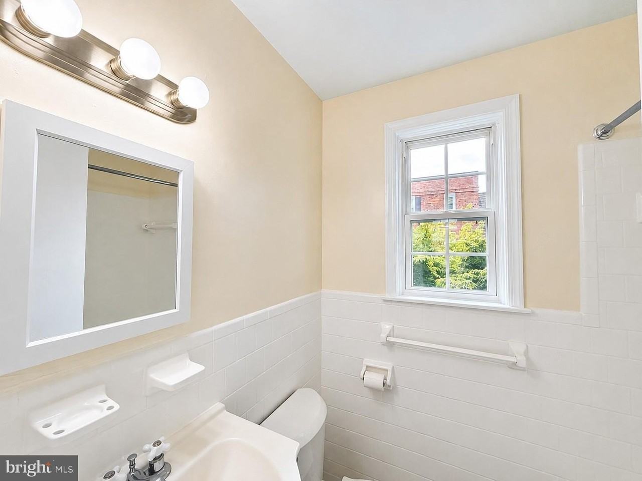 3823 W St Se #201 - Photo 5 of 12