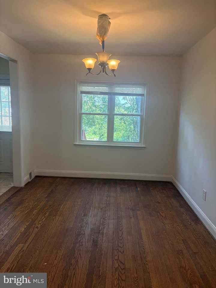 4234-GAULT 4234 Place NE - Photo 5 of 22