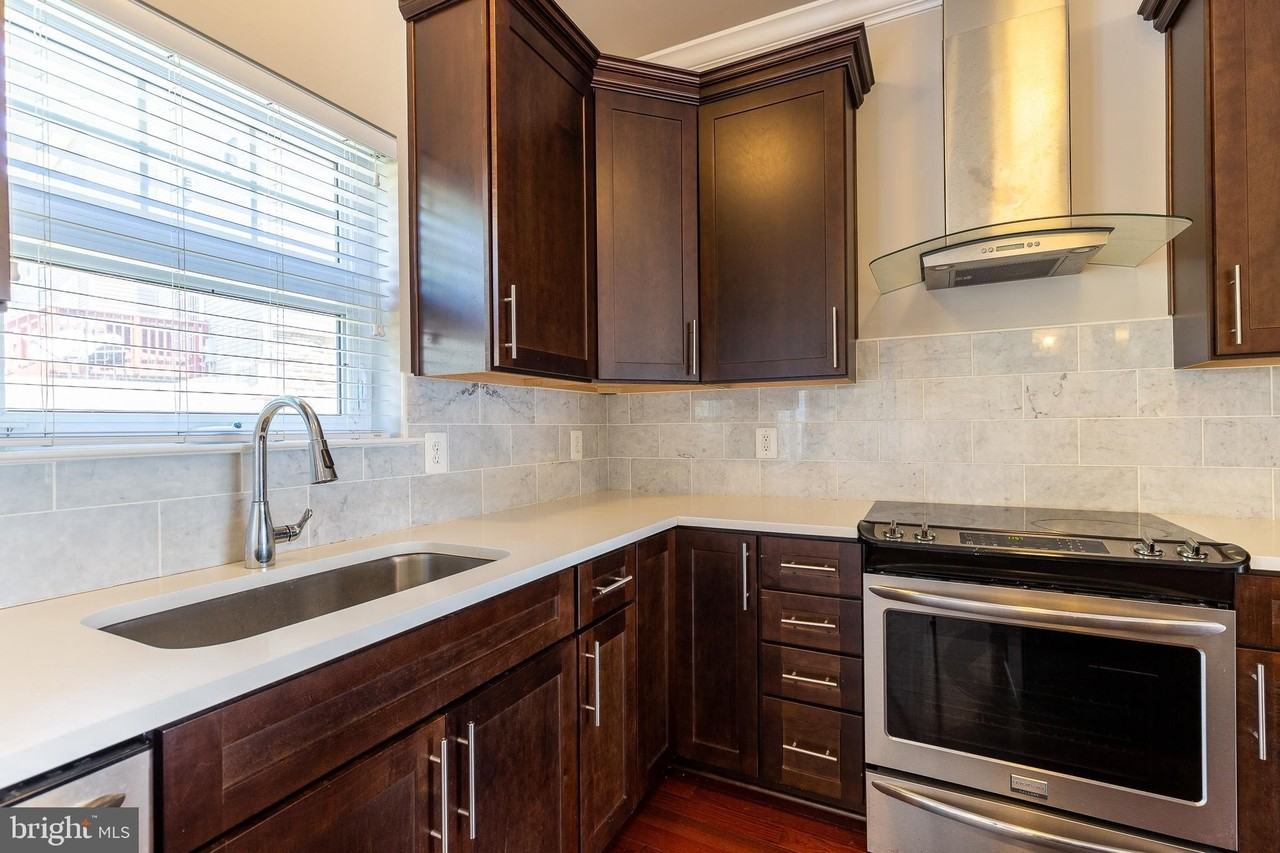 427 Woodcrest Dr Se - Photo 4 of 35