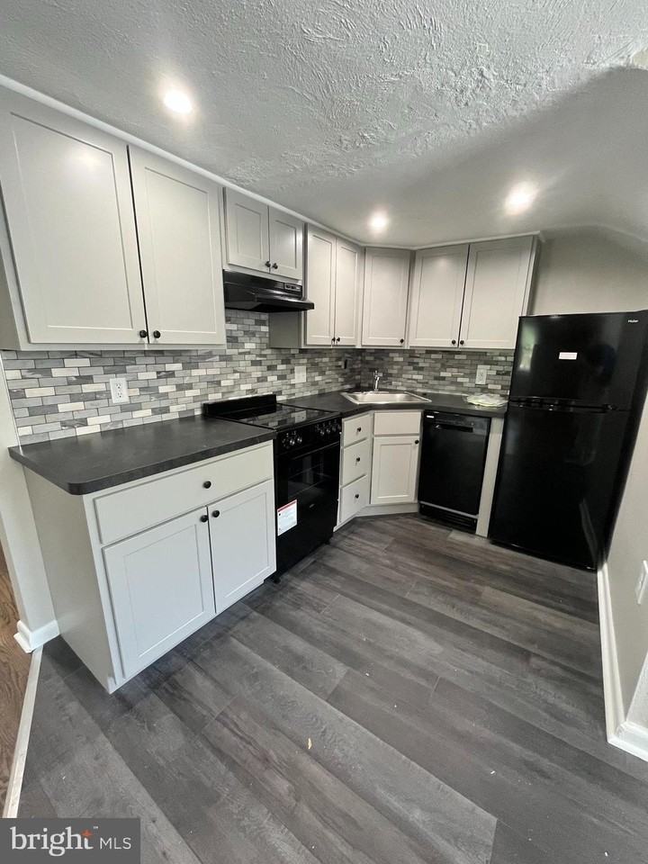 11 New St #10 - Photo 5 of 10