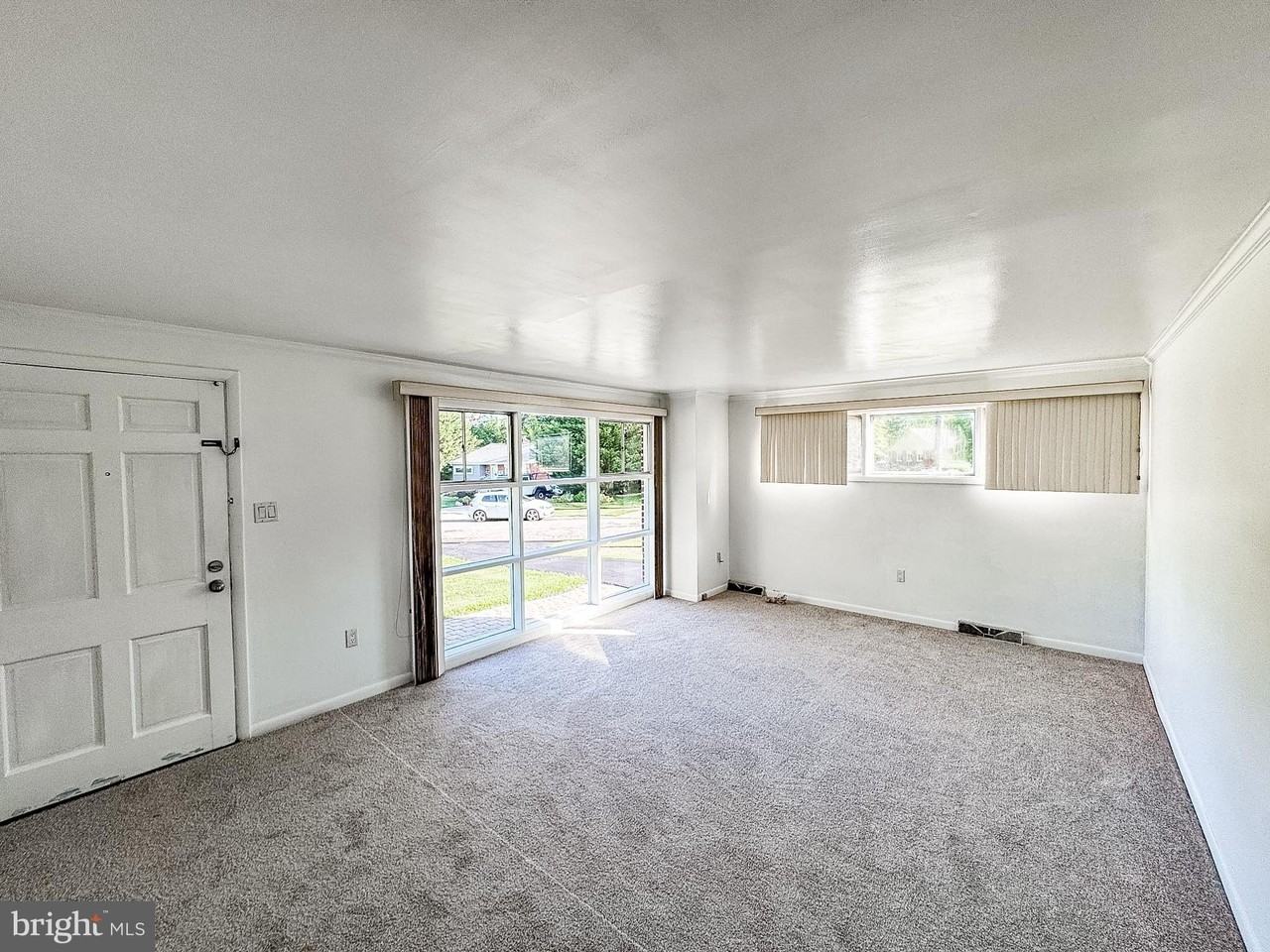 425 Marianna Dr - Photo 2 of 21