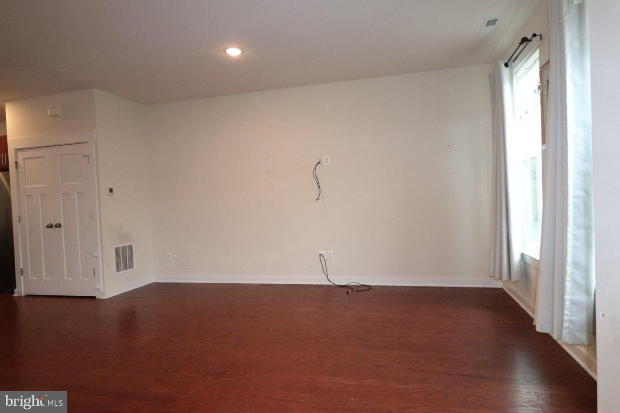414 Waverley Dr - Photo 5 of 34