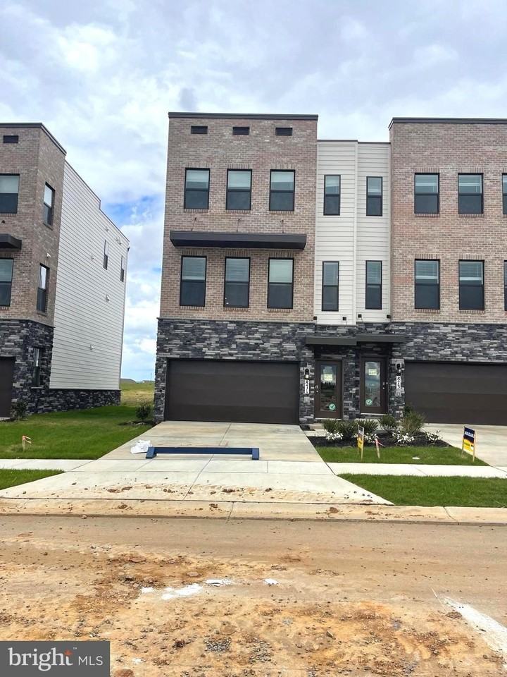 871 Amity St - Photo 2 of 29