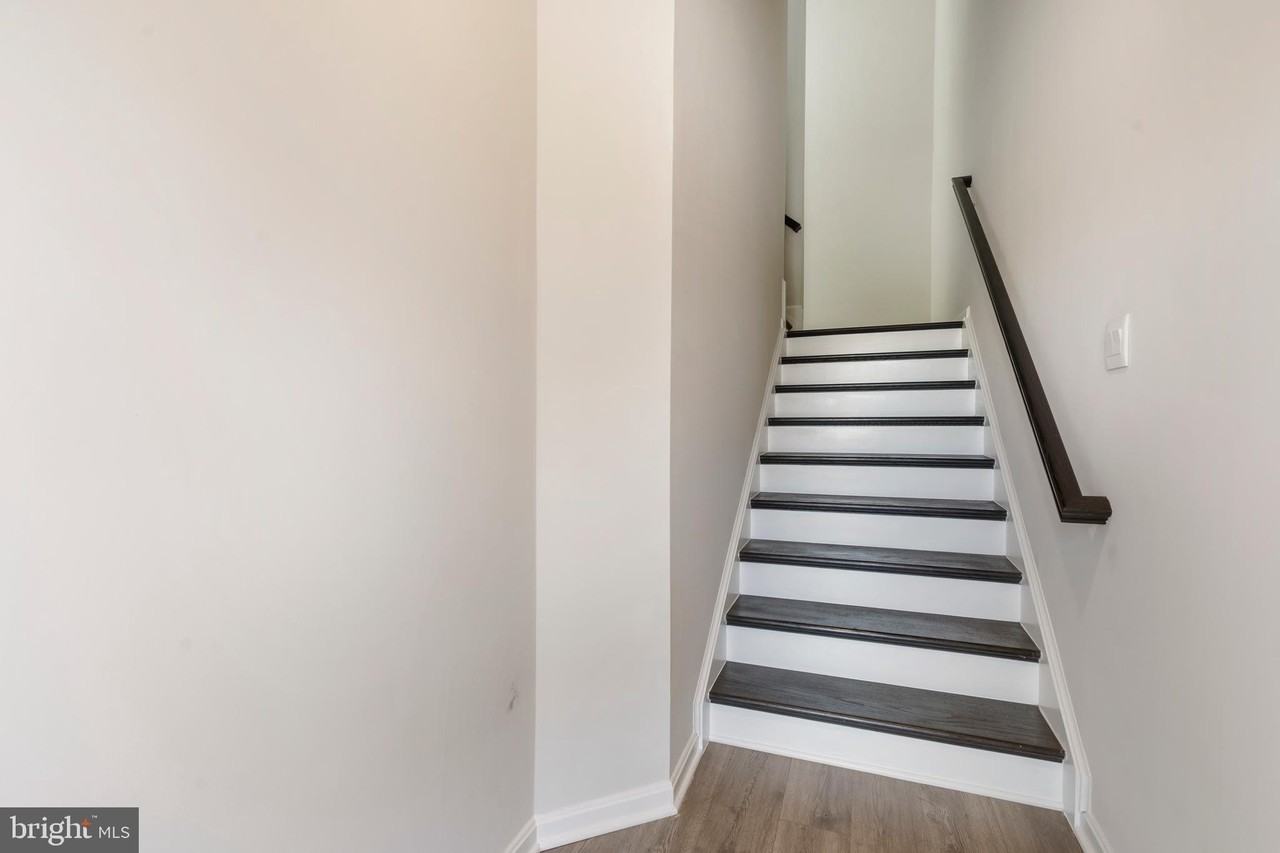871 Amity St - Photo 3 of 29