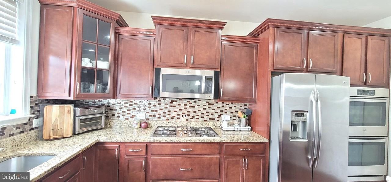 2873 Burrows Ln - Photo 6 of 30