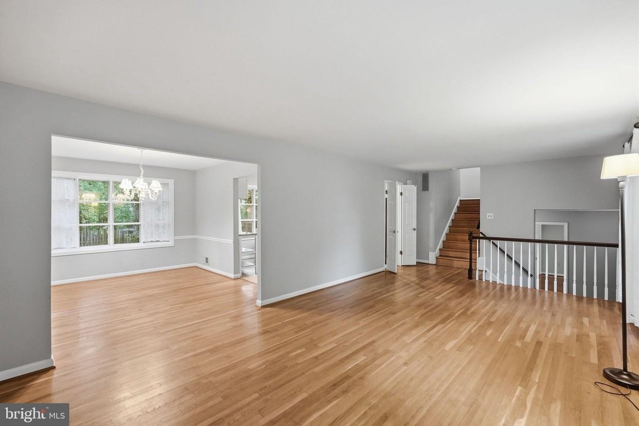 809 Woodley Dr - Photo 4 of 47