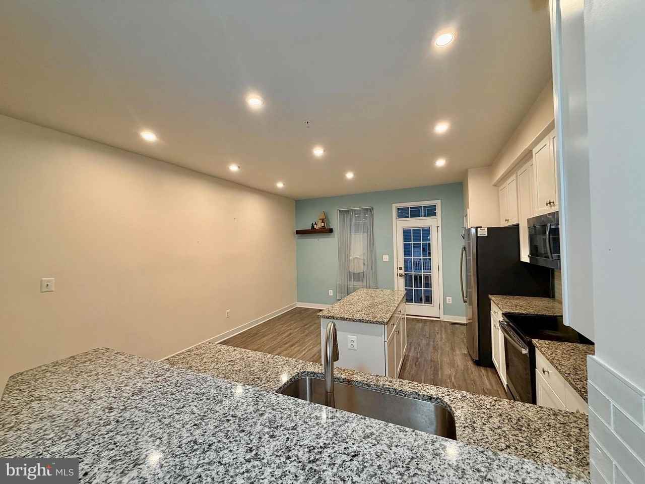 4812 Crest View Dr - Photo 7 of 50