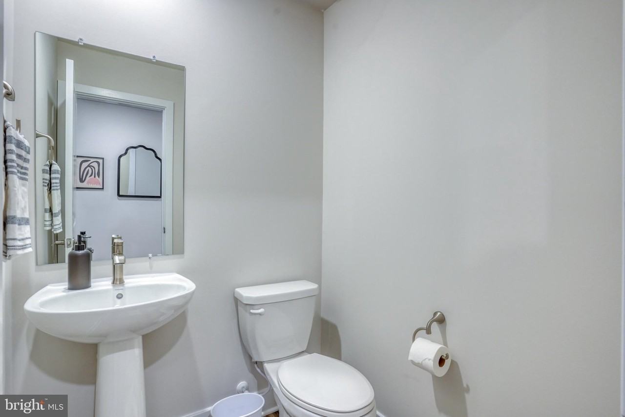 14304 Sinepuxent Ave #G - Photo 7 of 41