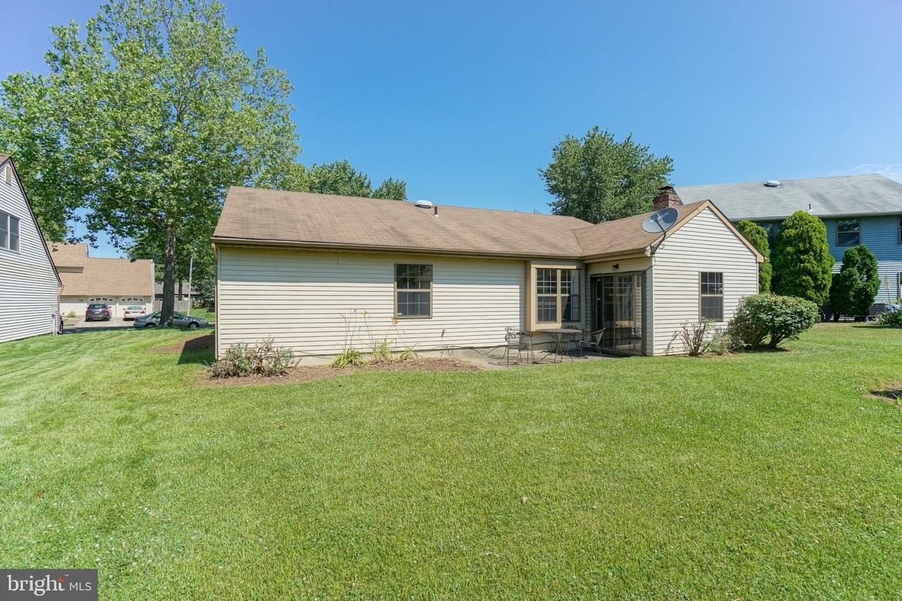 31 W Oleander Dr - Photo 3 of 18