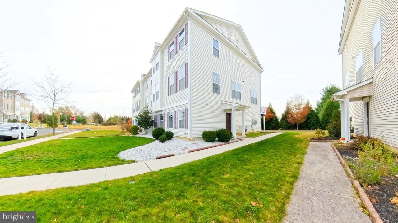 33 Mountie Ln - Photo 2 of 50