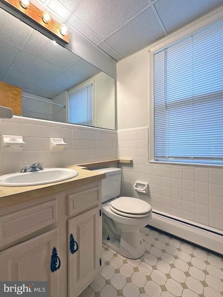923 Washington St #204 - Photo 2 of 5