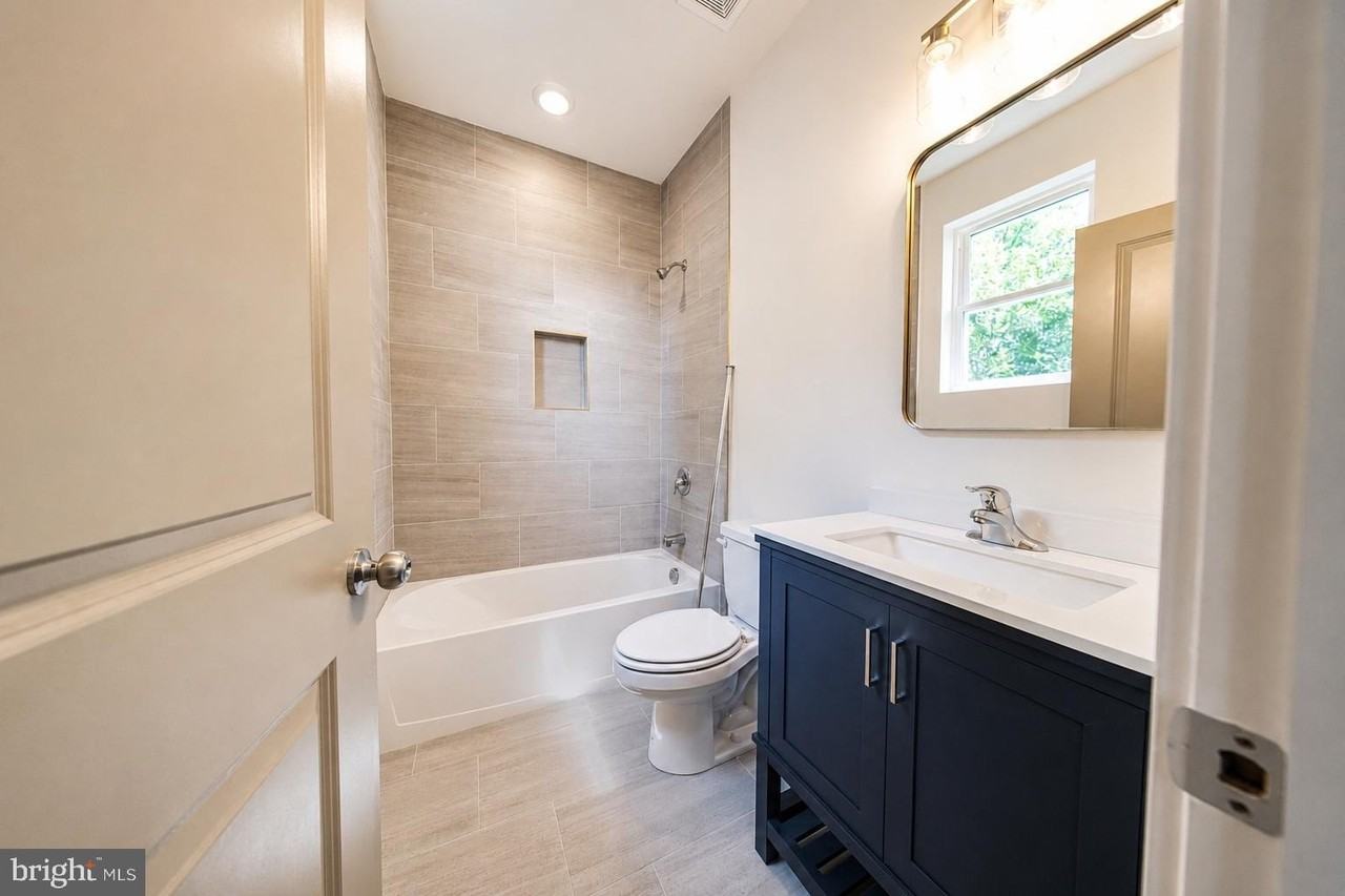 10 Myrtle Ave #B - Photo 6 of 16