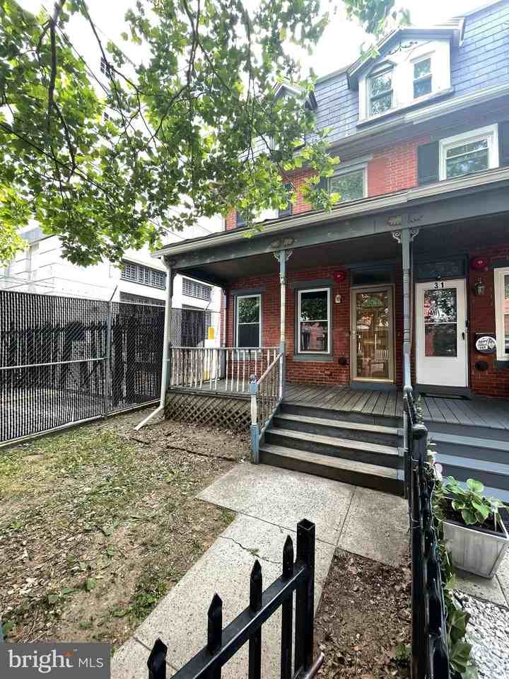 29 Carroll St - Photo 3 of 22