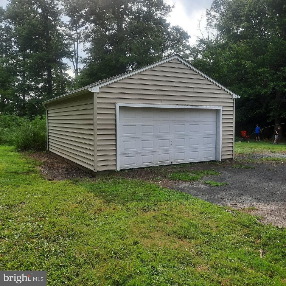 8060 Easton Rd - Photo 3 of 10