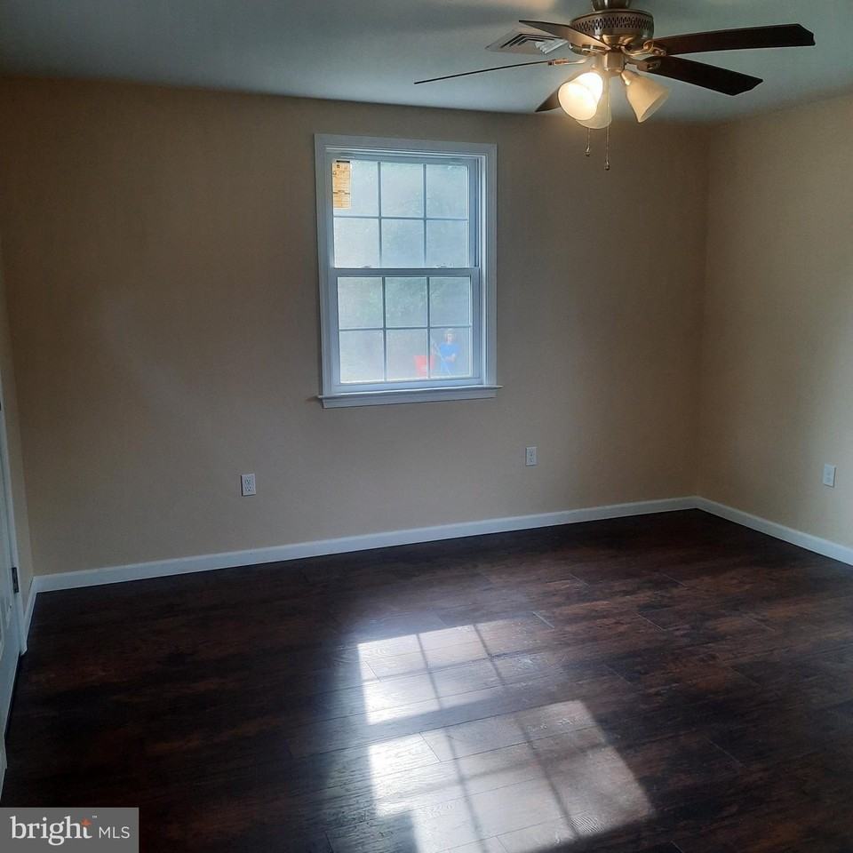 8060 Easton Rd - Photo 6 of 10