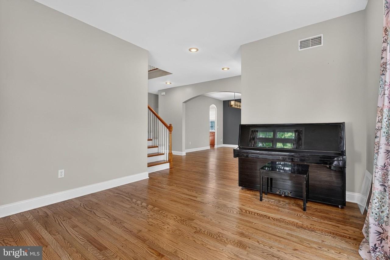 1417 Hammock Way - Photo 6 of 41