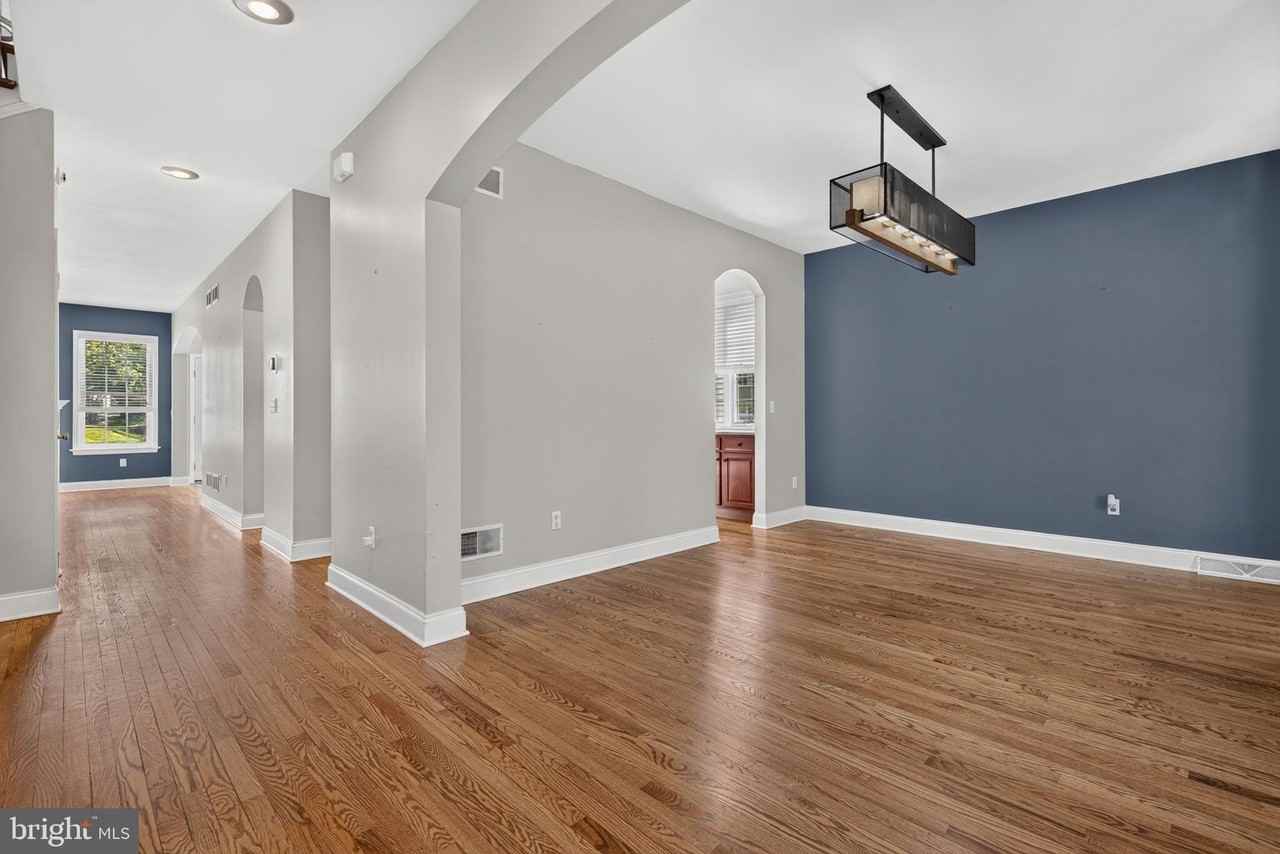 1417 Hammock Way - Photo 7 of 41