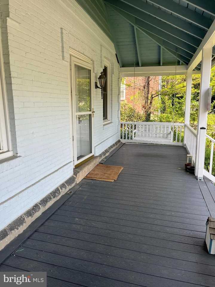 210 Grayling Ave - Photo 2 of 18