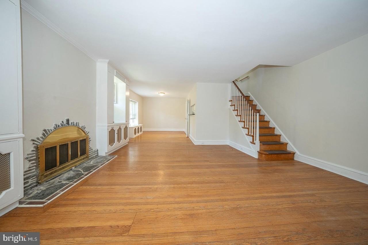 214 Harrogate Rd - Photo 3 of 26