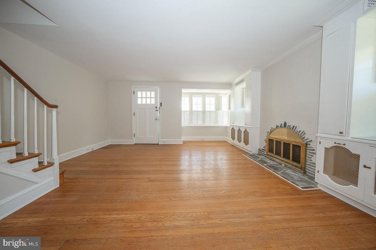 214 Harrogate Rd - Photo 5 of 26
